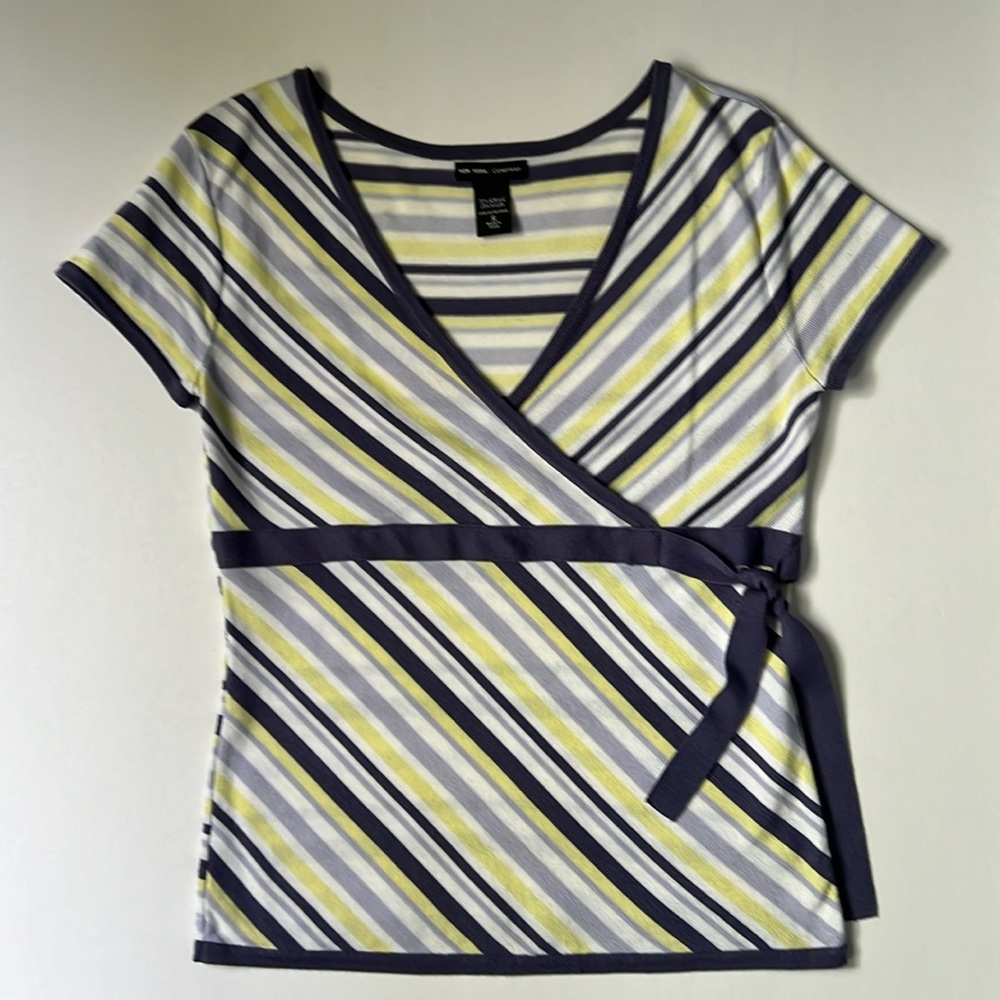 New York & Company v-neck top